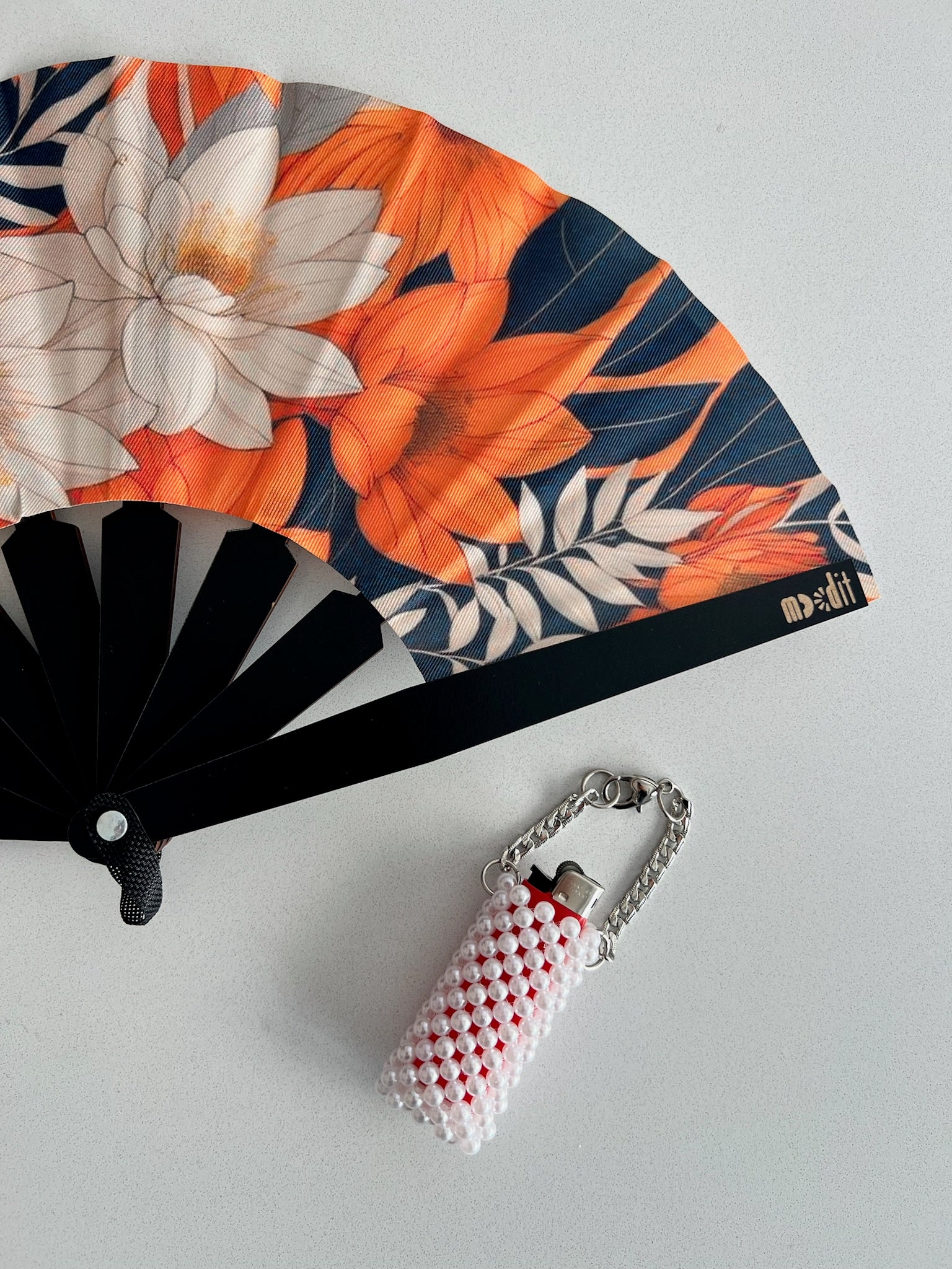 WHITE LIGHTER HOLDER